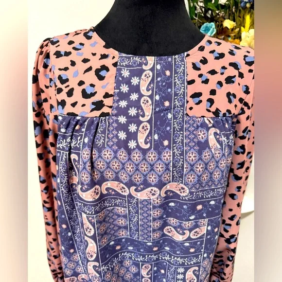 ANDREE BY UNIT Pink and Blue Patterned Blouse Tunic size Medium - Picture 2 of 8